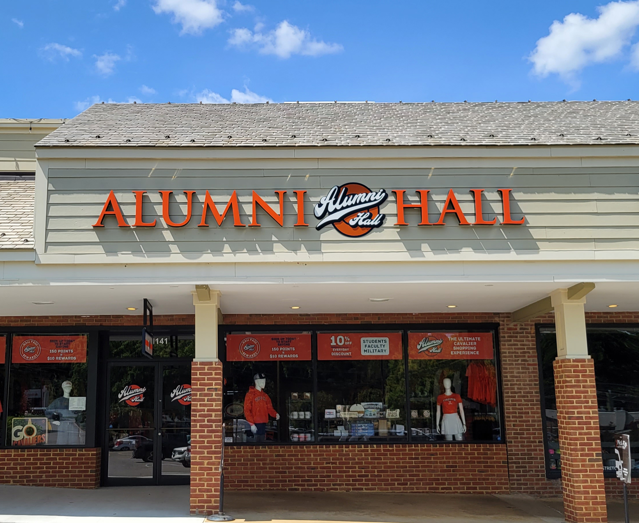 Charlottesville Store Exterior image