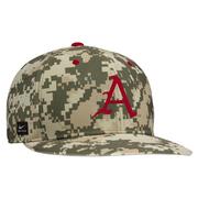  Arkansas Nike Camo Aero True Fitted Baseball Cap