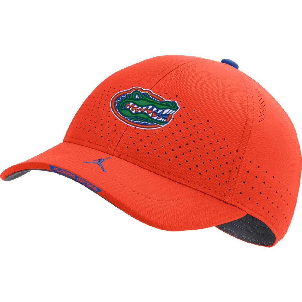 Alumni Hall Gators  Florida Nike Aero Fitted Baseball Cap Alumni